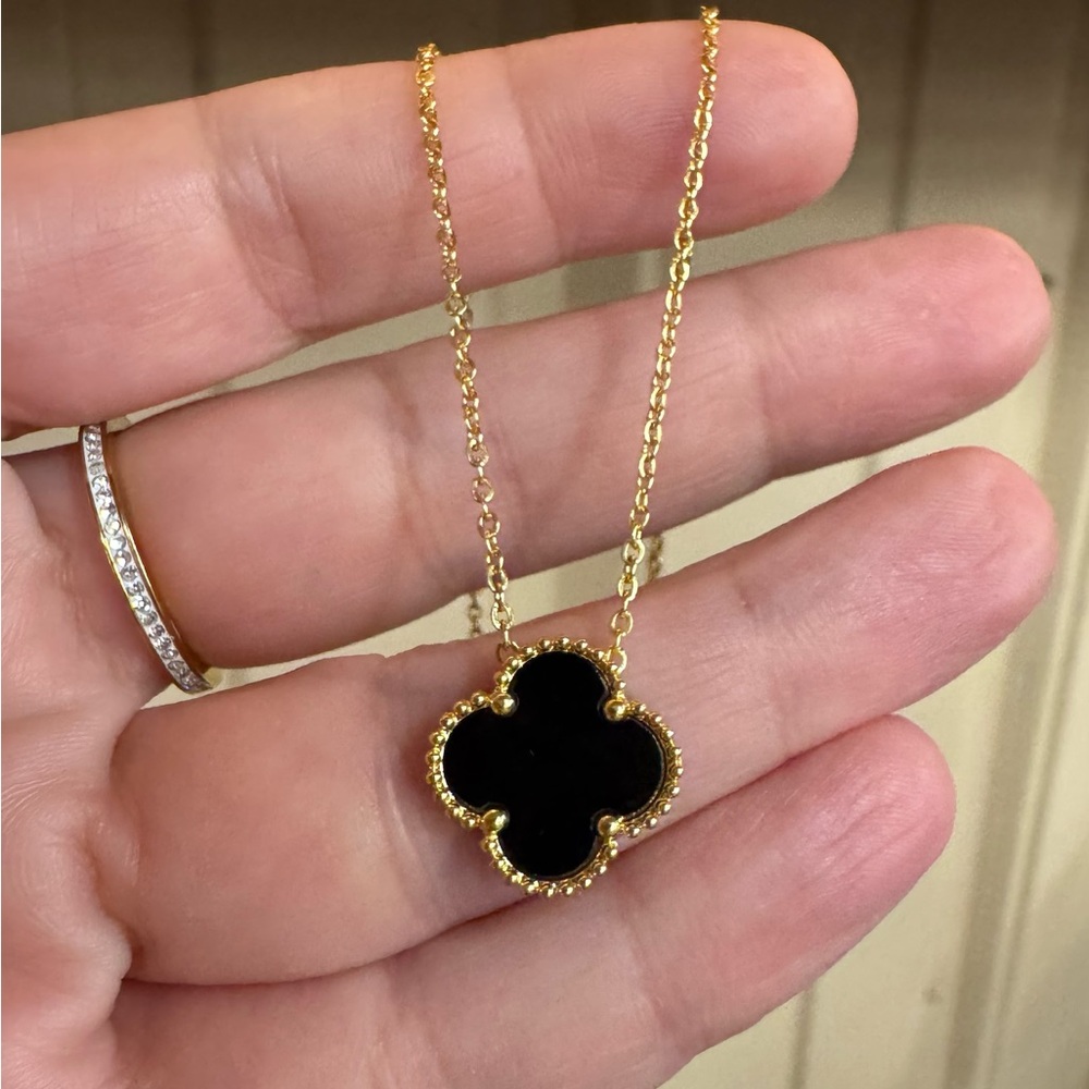 Black flower necklace